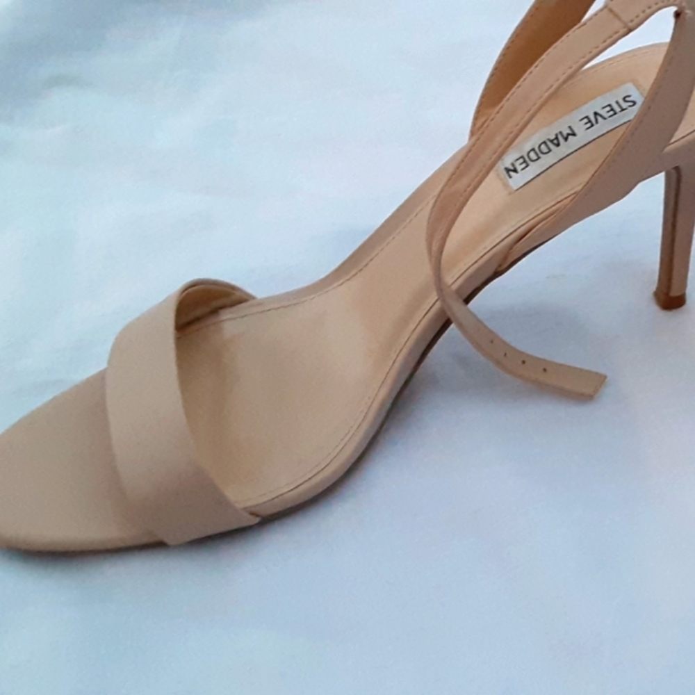 Steve Madden - Picture 3 of 8